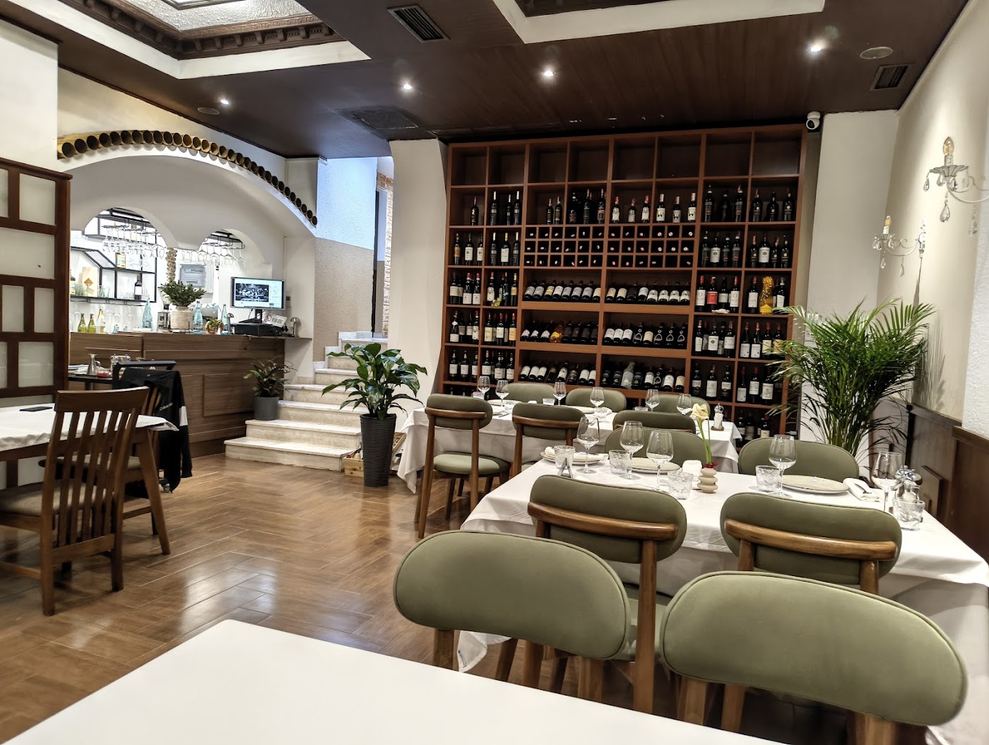 Wine wall and dining room
