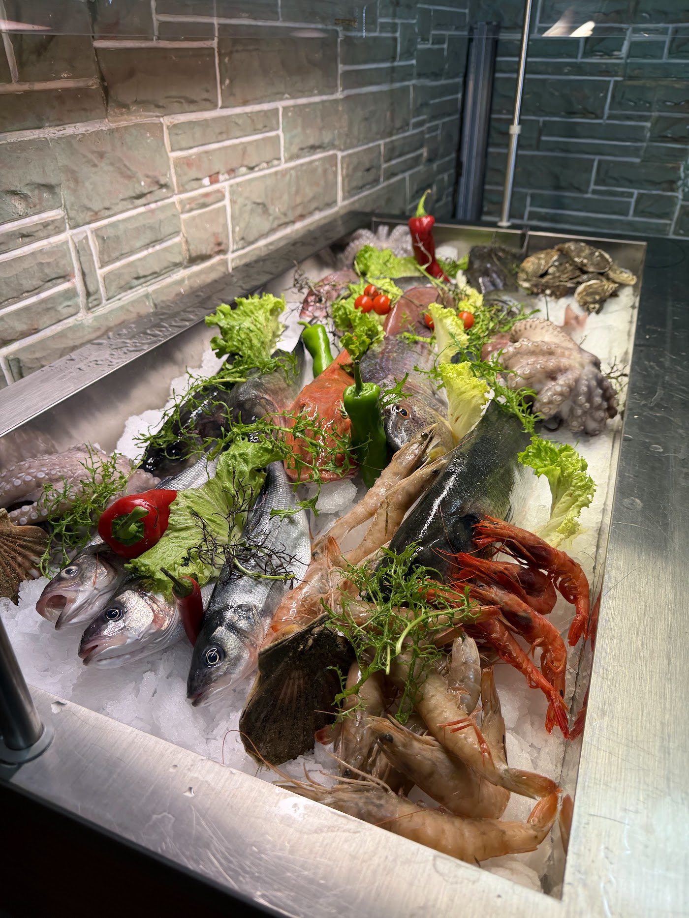 Fresh fish on ice